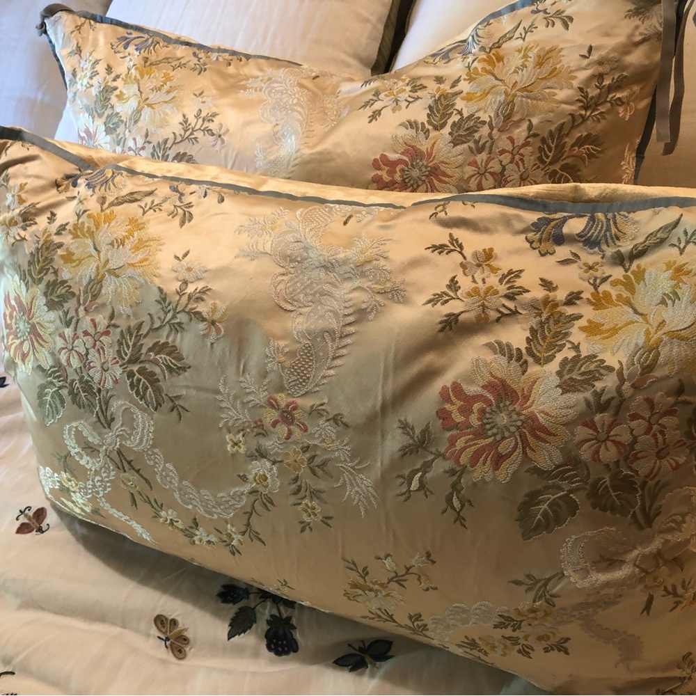 Romantic french Rococo pattern pillows - Picture 5 of 7